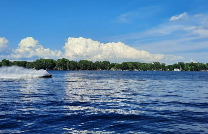 Clifford Lake Inn (Clifford Lake Hotel) - From Website (newer photo)